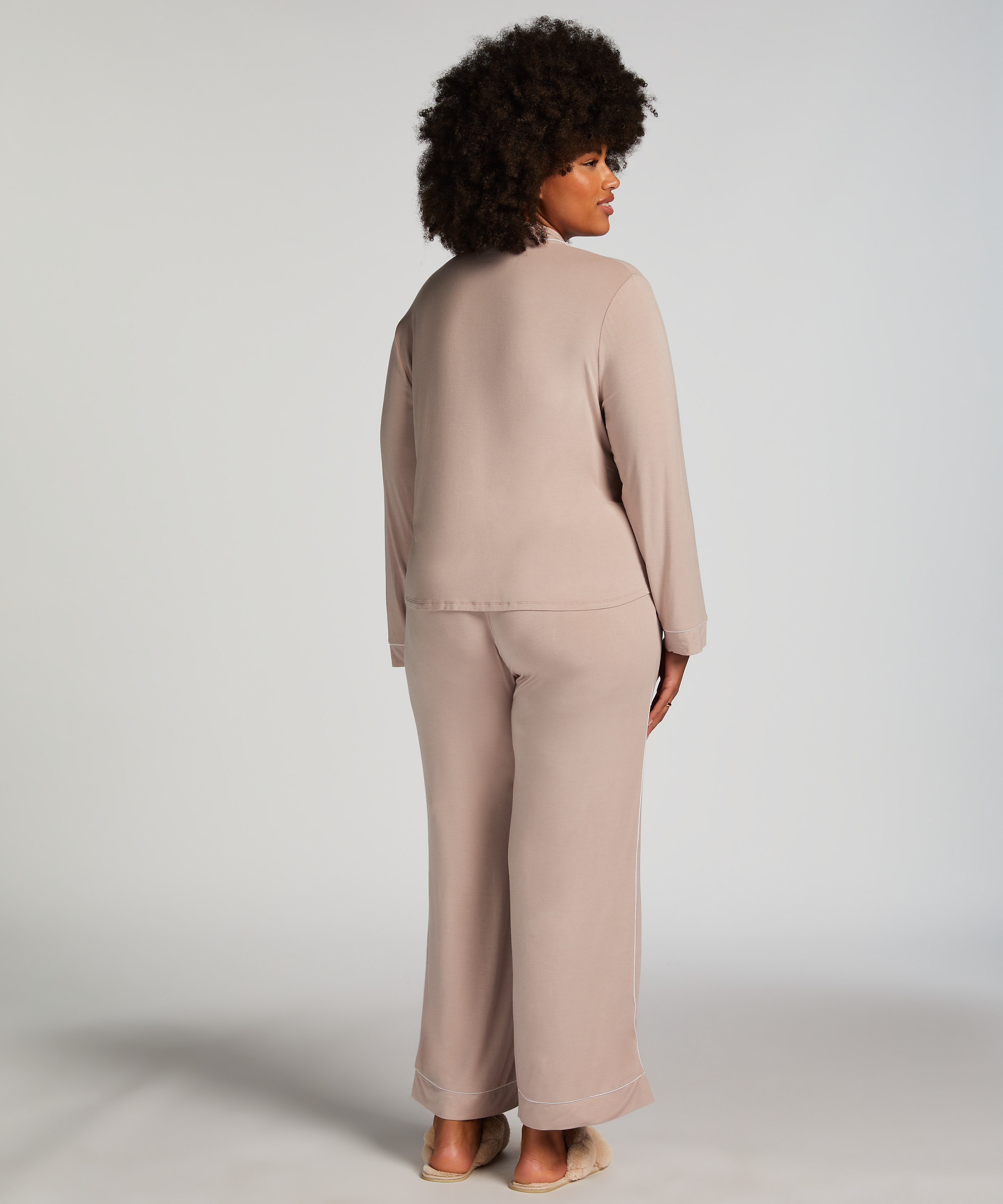 Narzutka Essential z dżerseju z długim rękawem, Beżowy, main