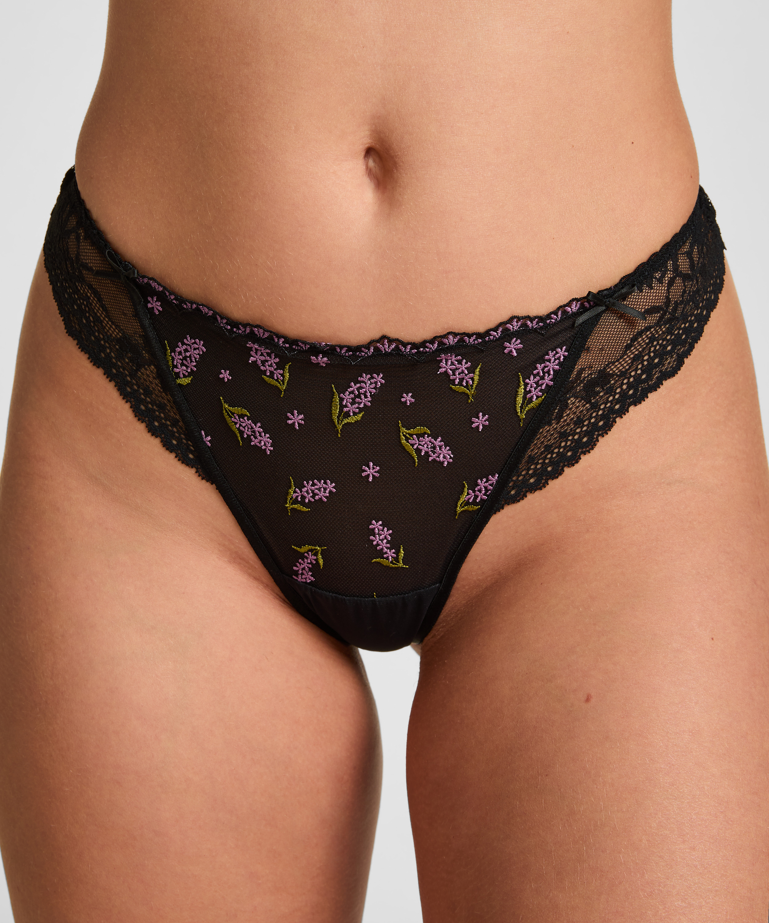 Stringi Iris, Czarny, main