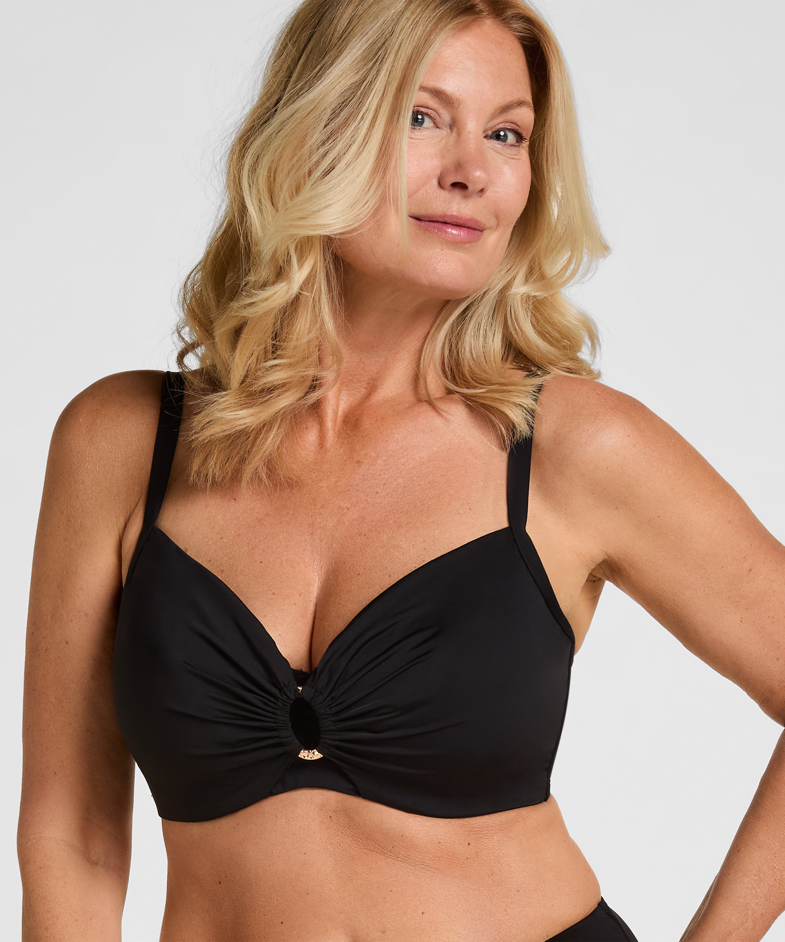 Nieusztywniona g&oacute;ra od bikini z fiszbinami Luxe, Czarny, main