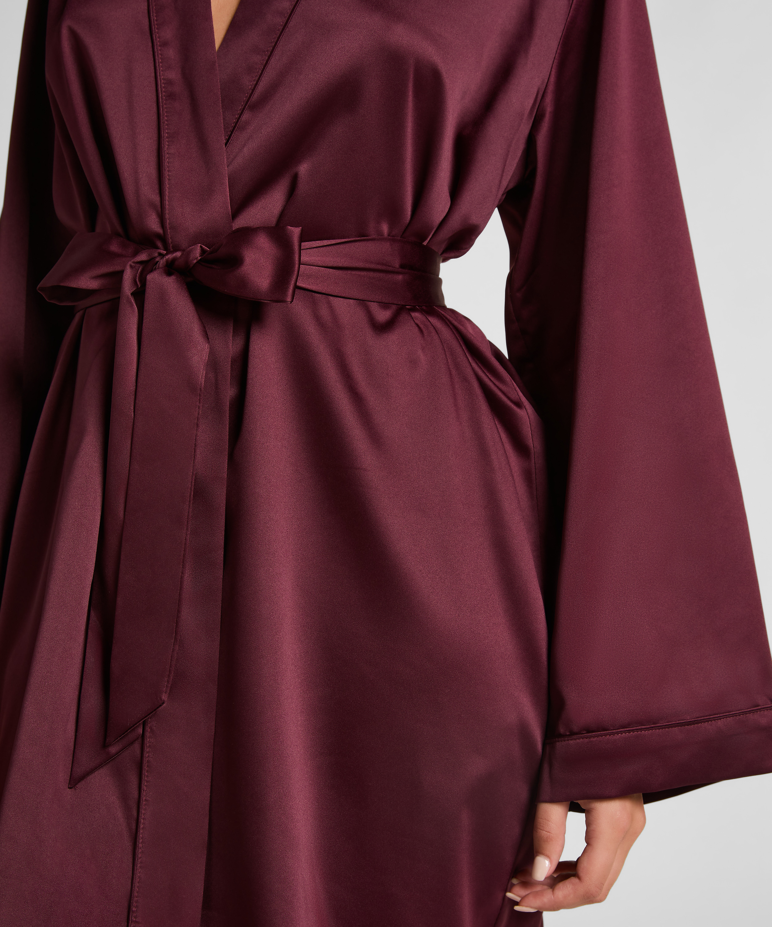 Satynowe kimono, Czerwony, main
