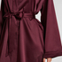 Satynowe kimono, Czerwony