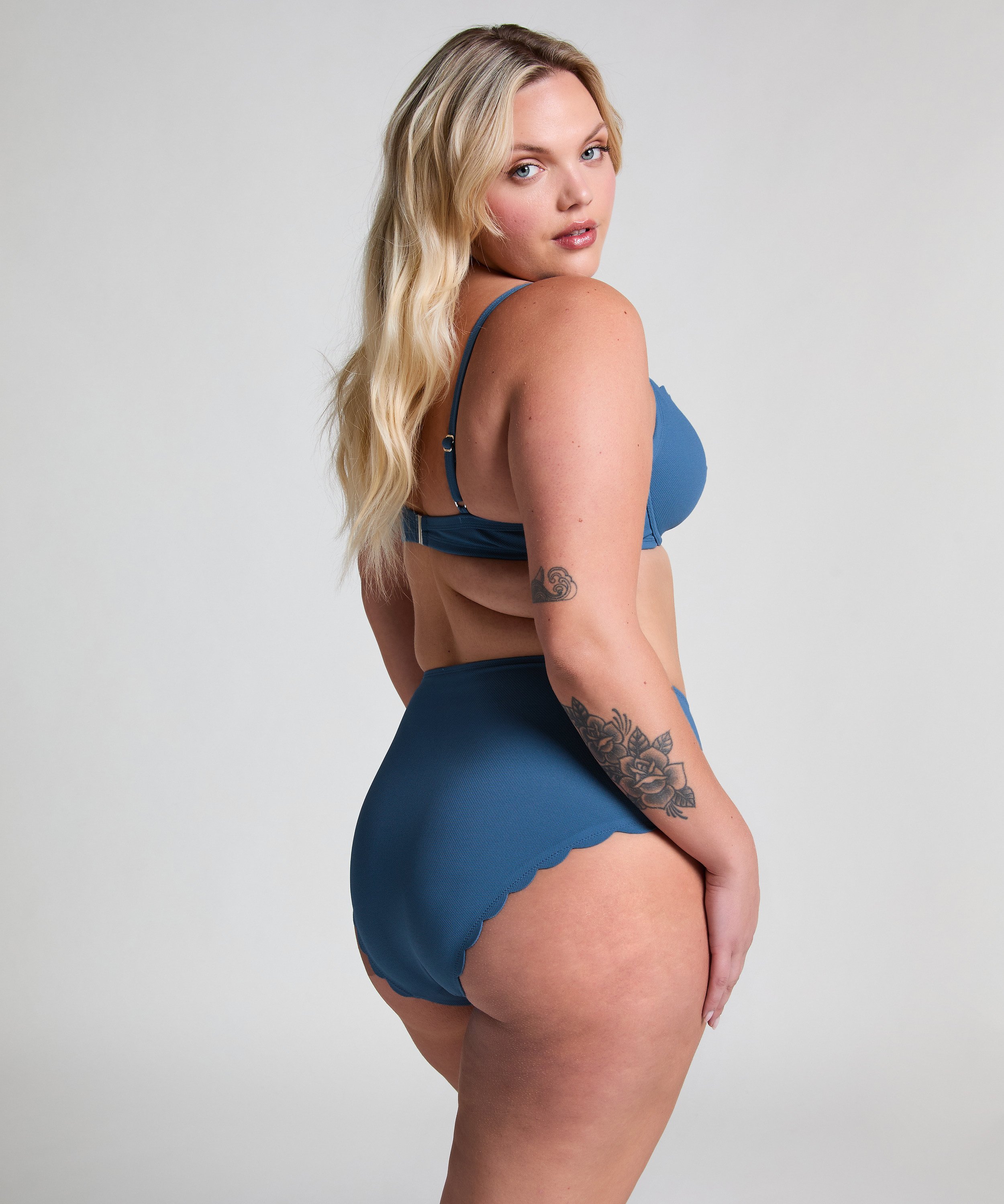 Usztywniany top bikini z fiszbinami Scallop, Niebieski, main