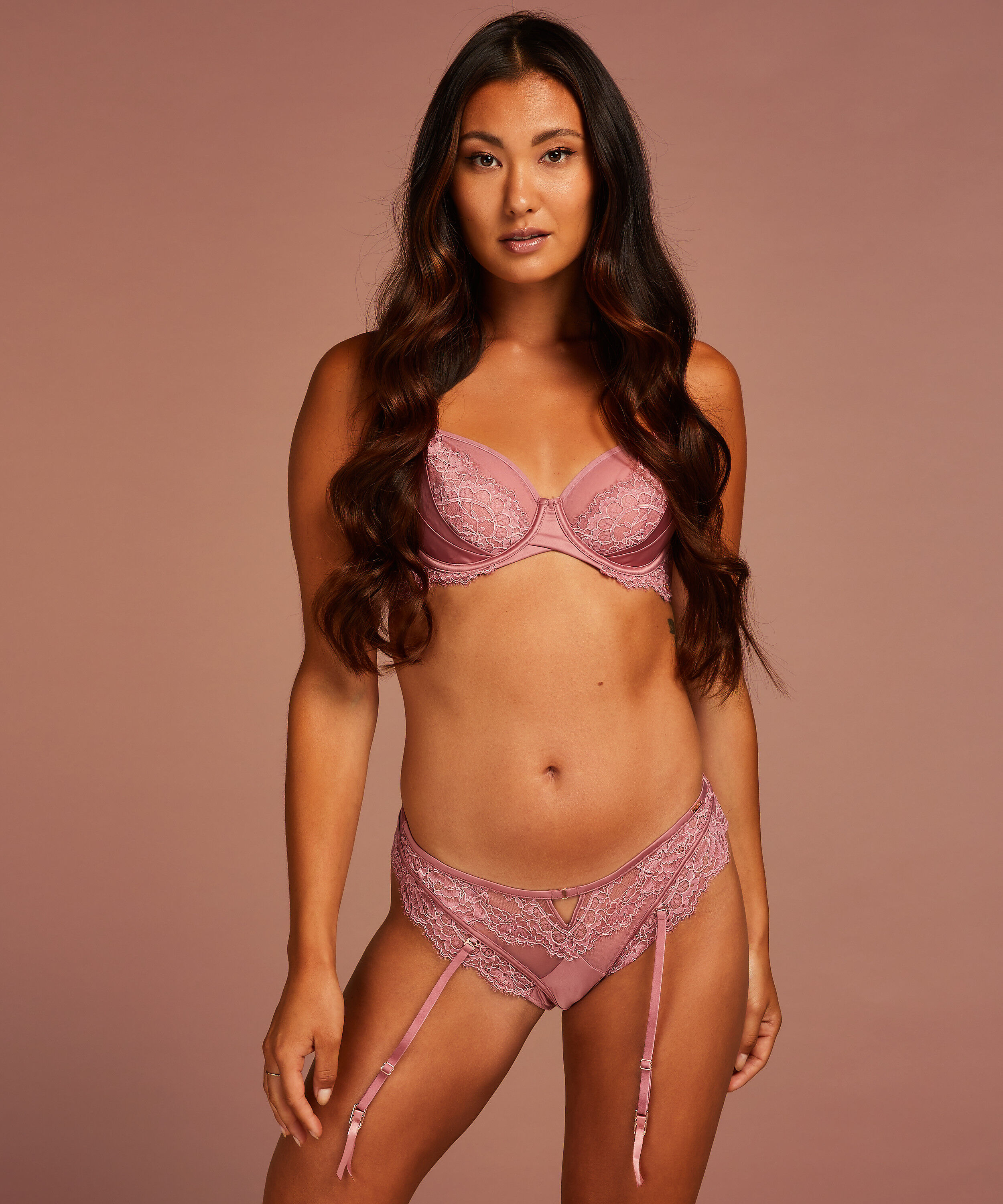 Braztliany z wysokim stanem Cecile, R&oacute;żowy