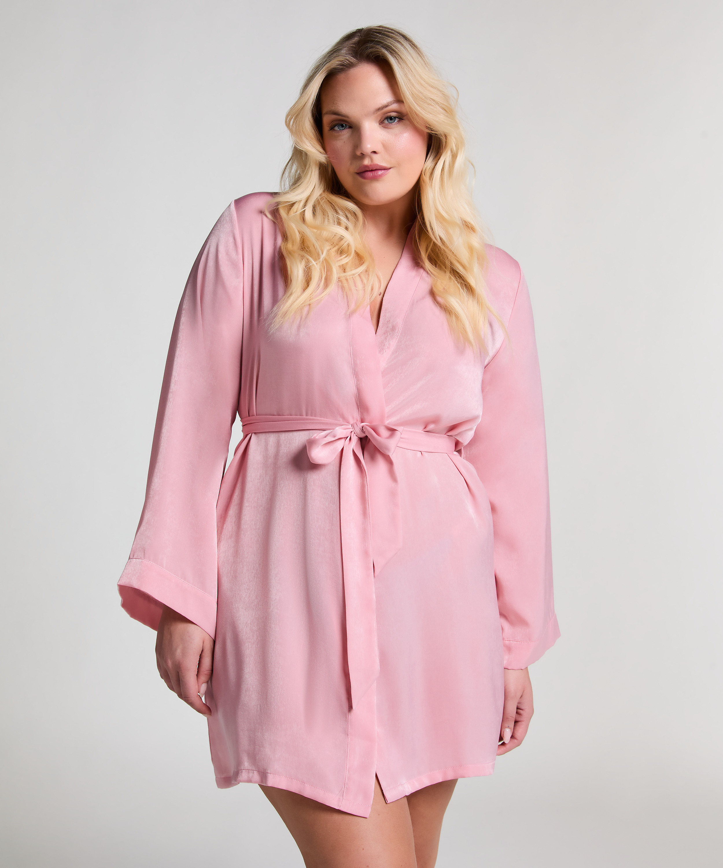 Satynowe kimono, R&oacute;żowy, main