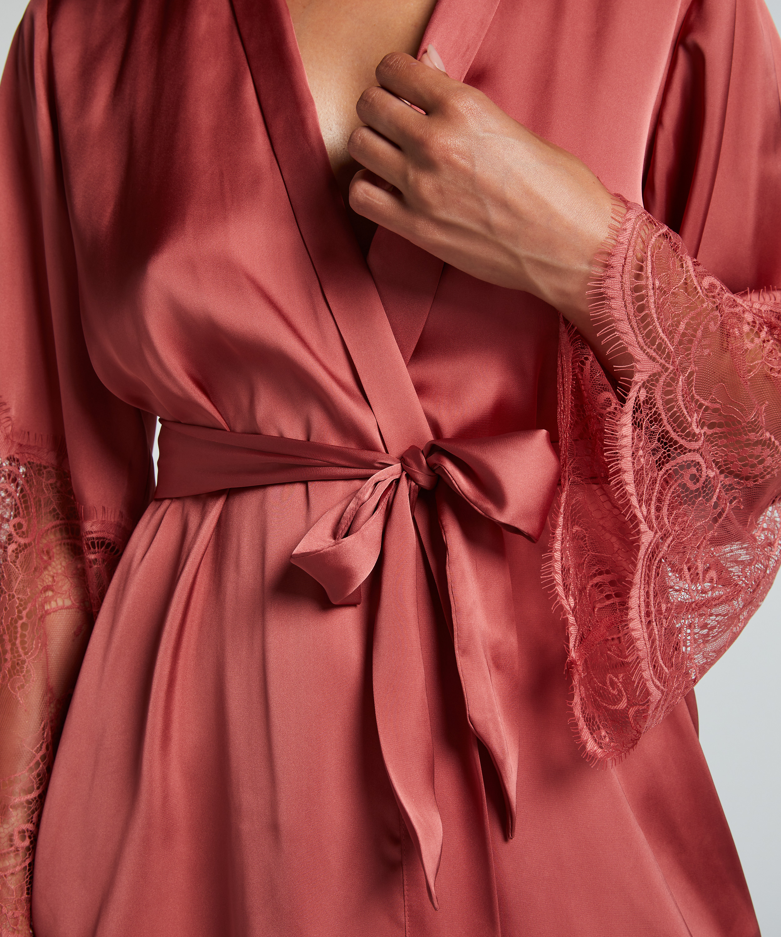 Satynowe kimono, R&oacute;żowy, main