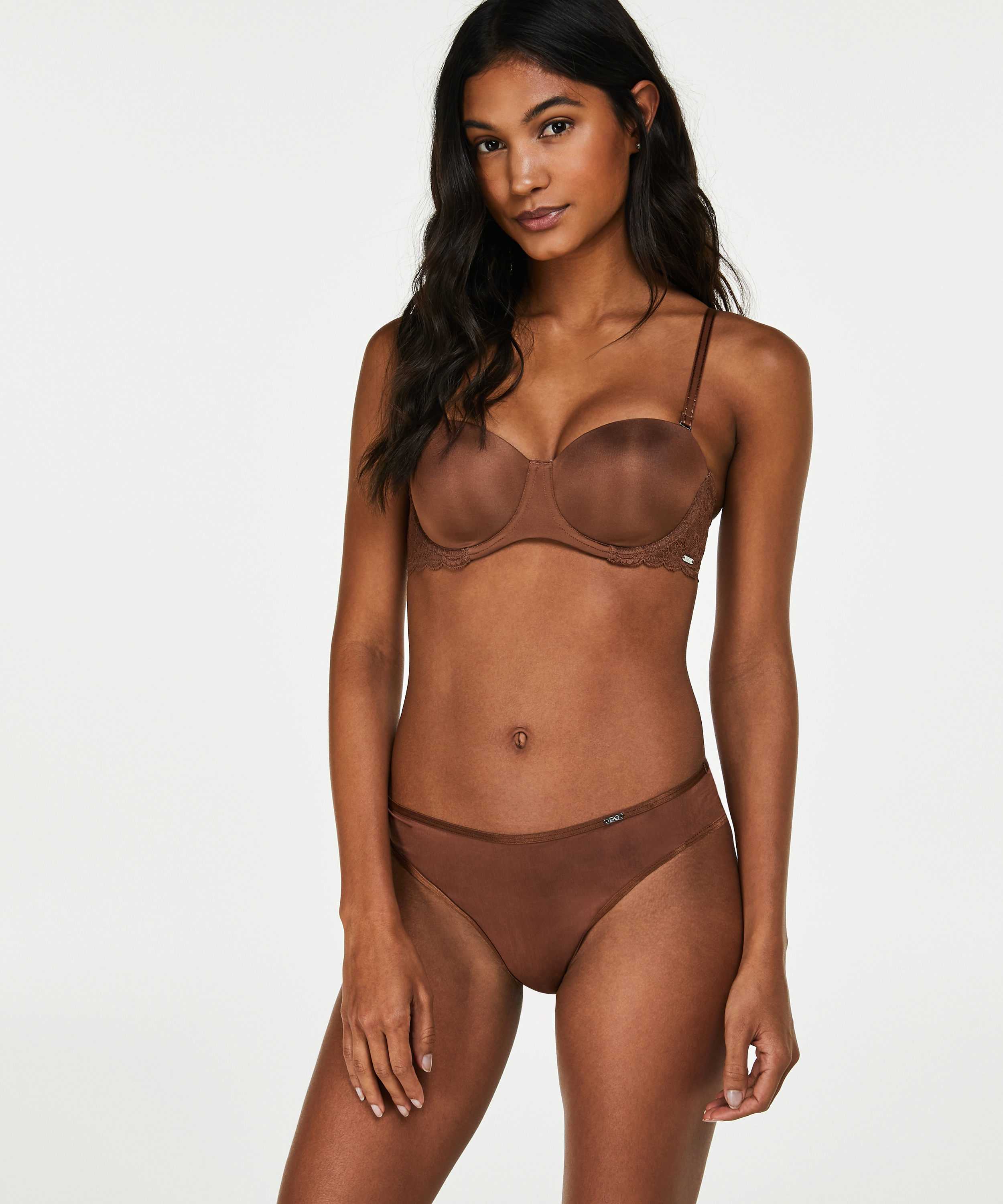 Angie Brazilian, Brązowy, main