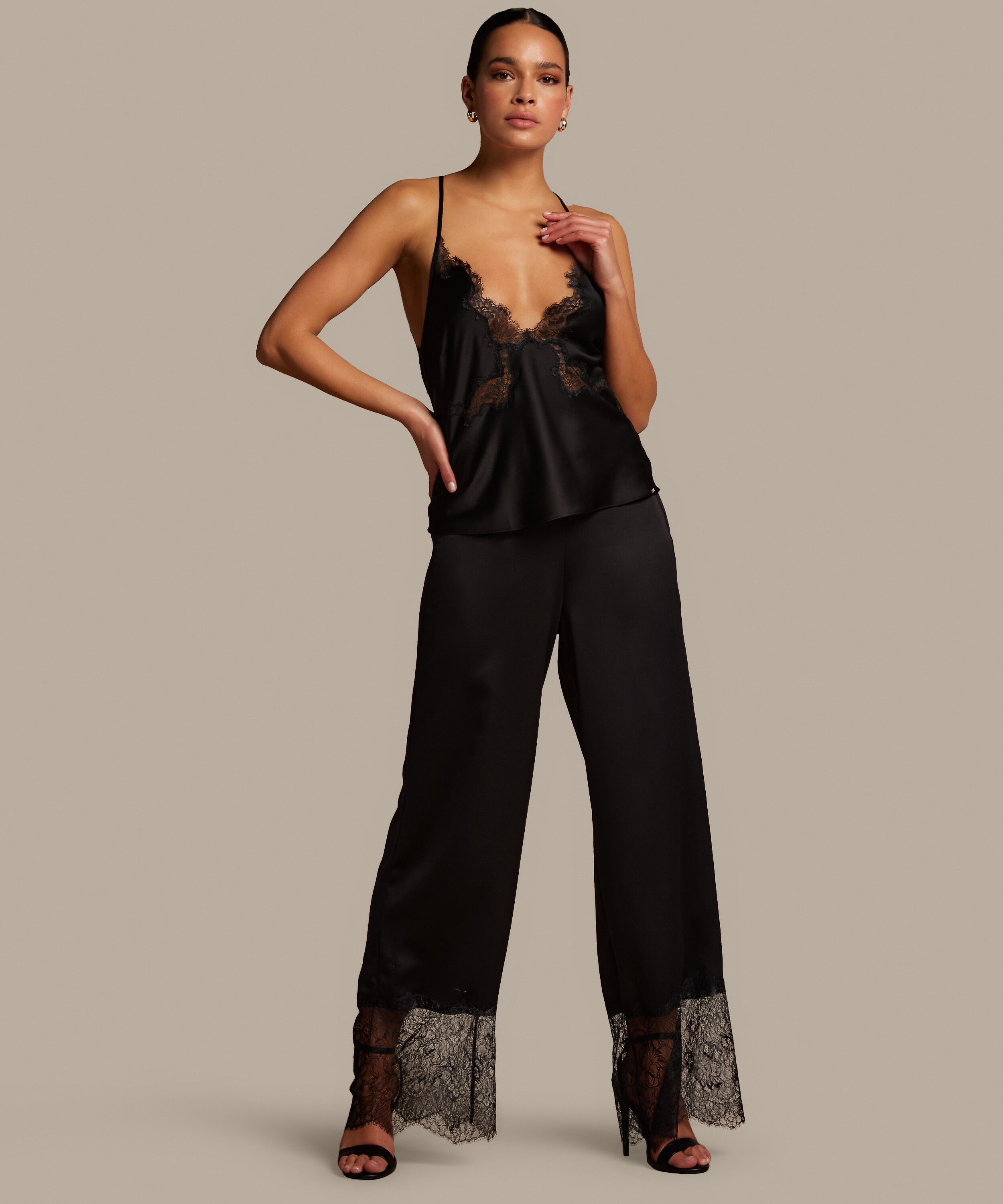 Koronkowe spodnie z szerokimi nogawkami Sophia, Czarny