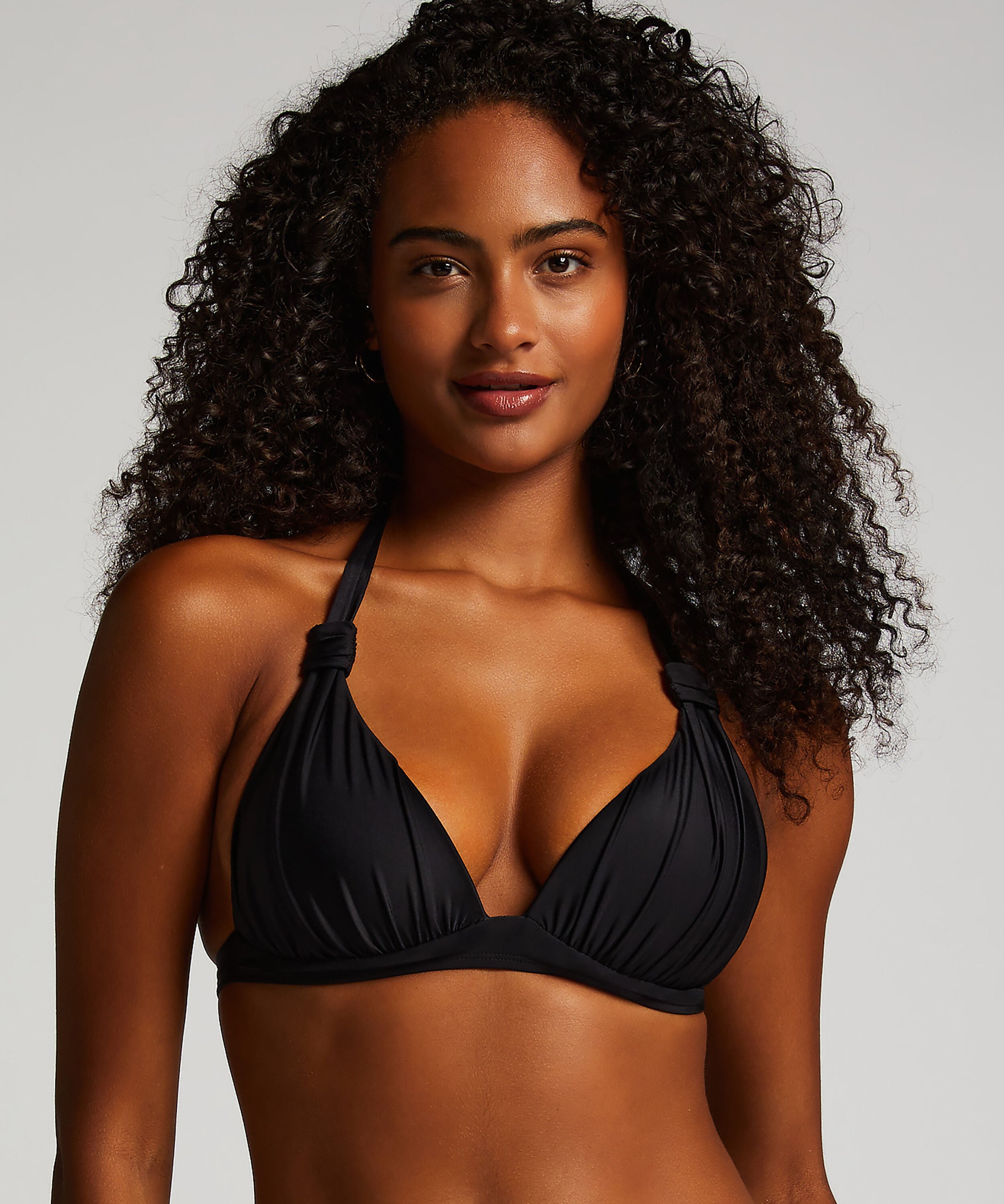 G&oacute;ra od bikini typu tr&oacute;jkąt Luxe, Czarny