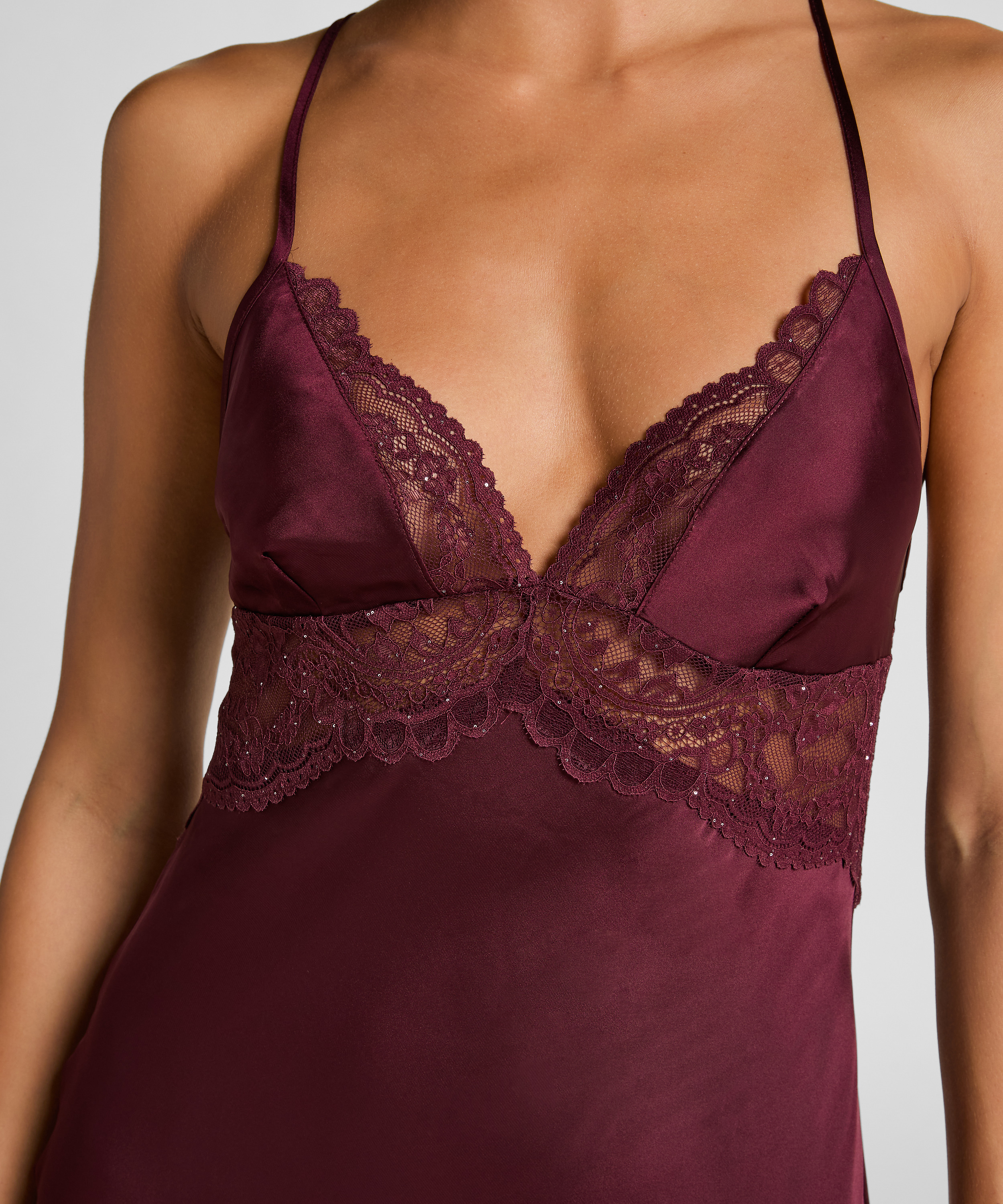 Halka Isadora, Czerwony, main