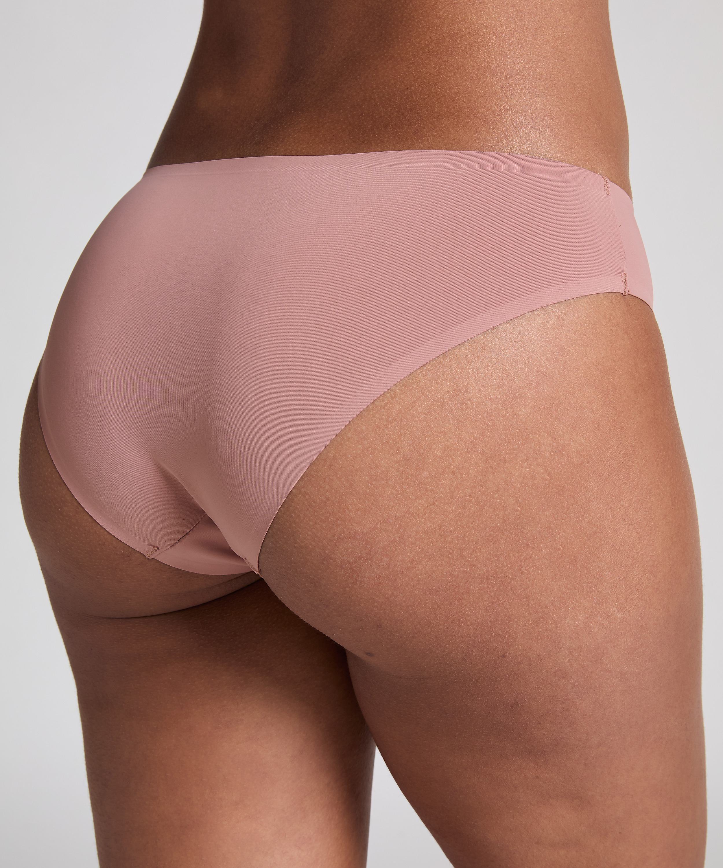 Niewidoczne brazyliany, Brązowy, main