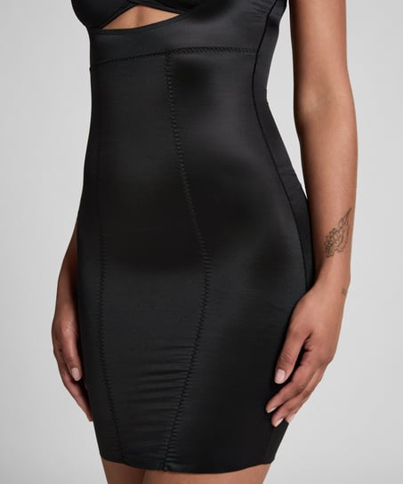 Obcisła sukienka wyszczuplająca, Czarny