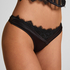 Zoe Thong, Czarny