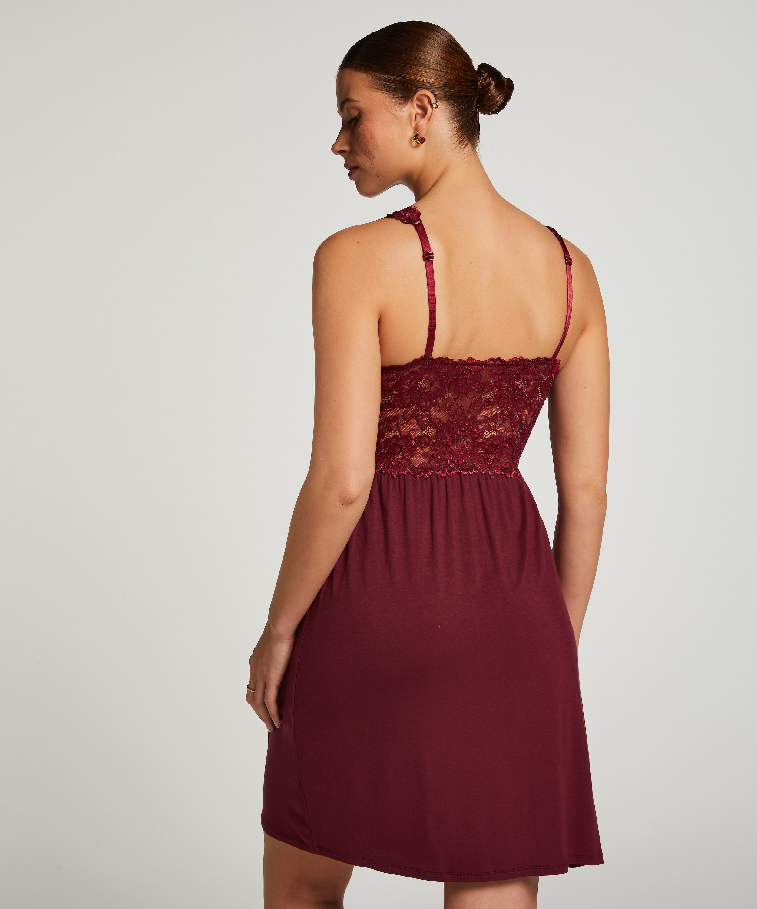 Sukienka na ramiączkach z koronką Nora, Fioletowy, main