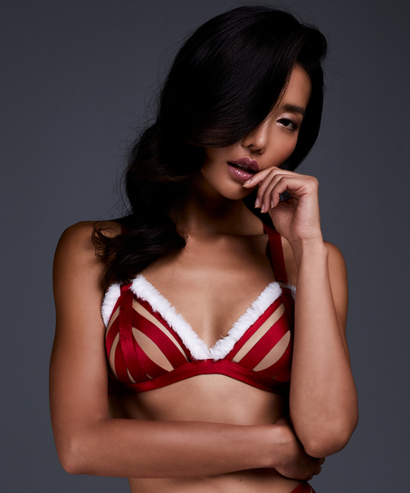 Wendy Bralette, Czerwony