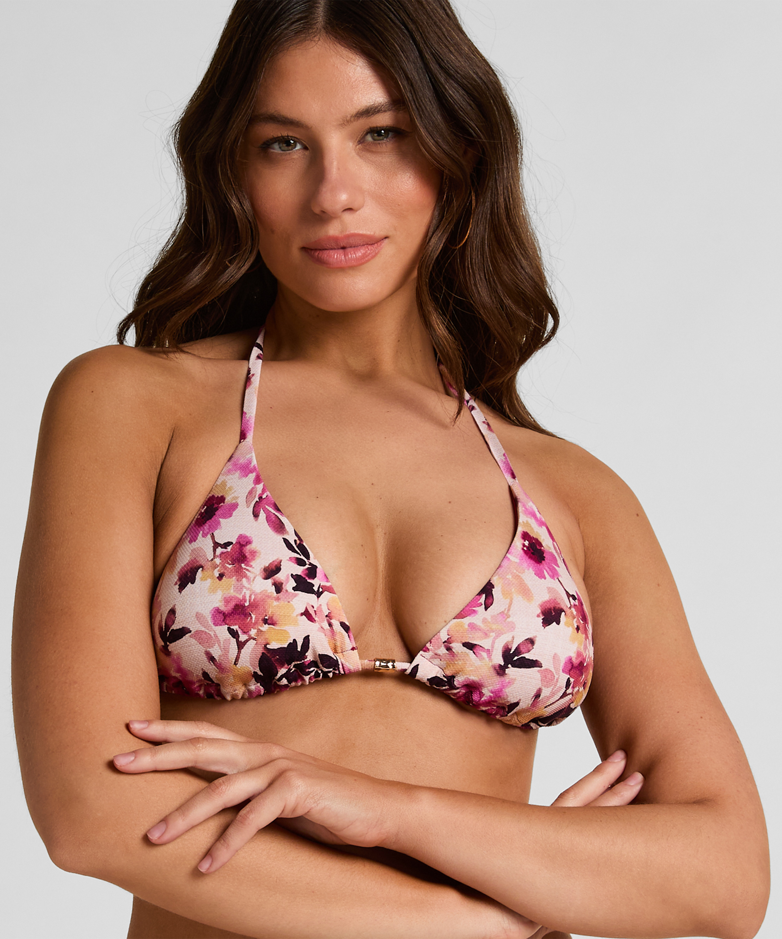 G&oacute;ra Bikini Tr&oacute;jkąt Lagos - Kwiatowy Wz&oacute;r ze Złotymi Detalami, Beżowy, main
