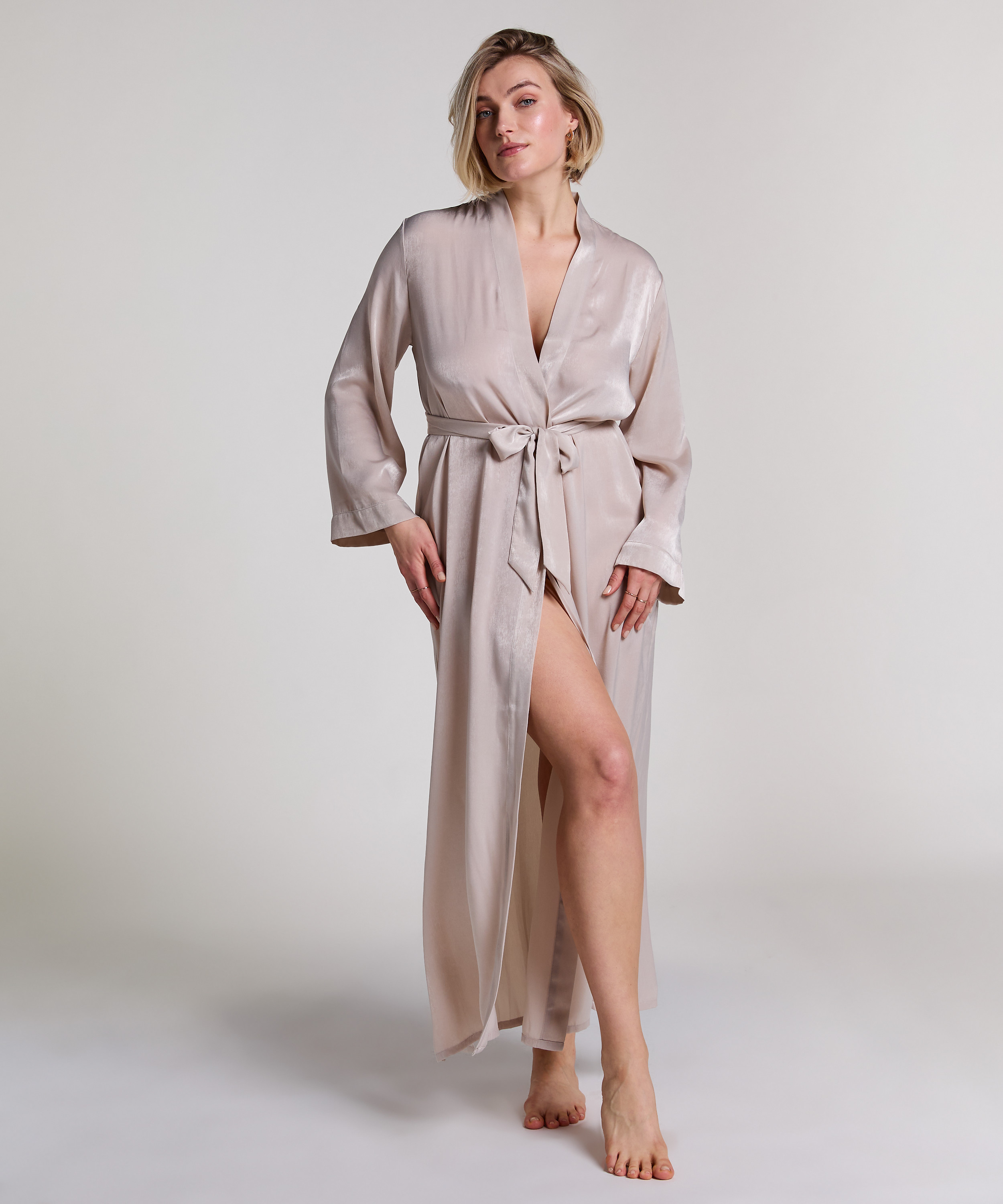 Satynowe kimono, Beżowy, main
