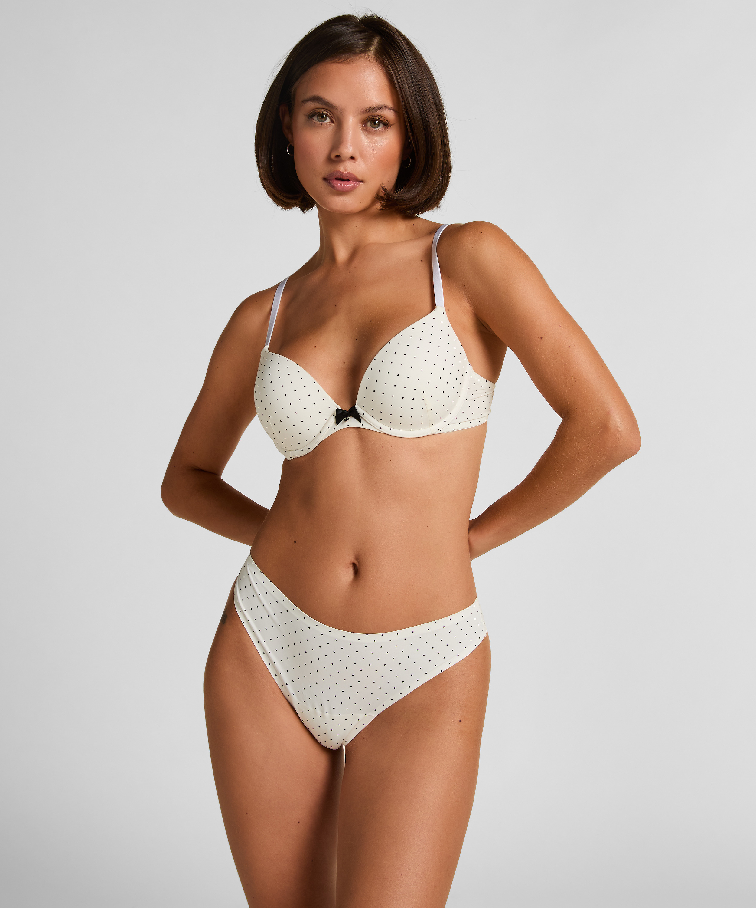 Niewidzialne stringi basic, Biały, main