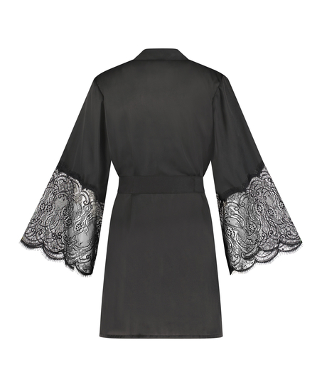 Satynowe kimono, Czarny