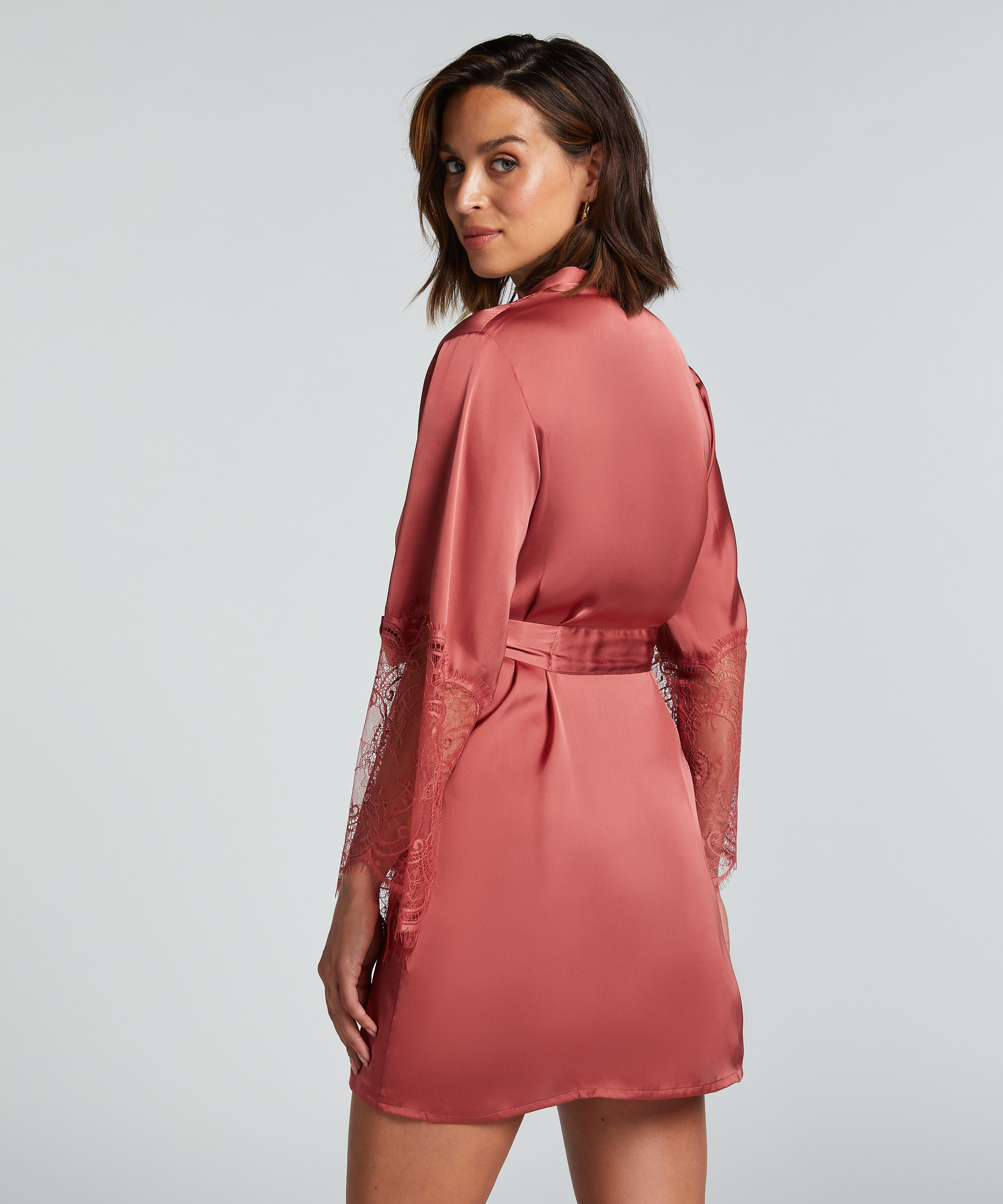 Satynowe kimono, R&oacute;żowy, main