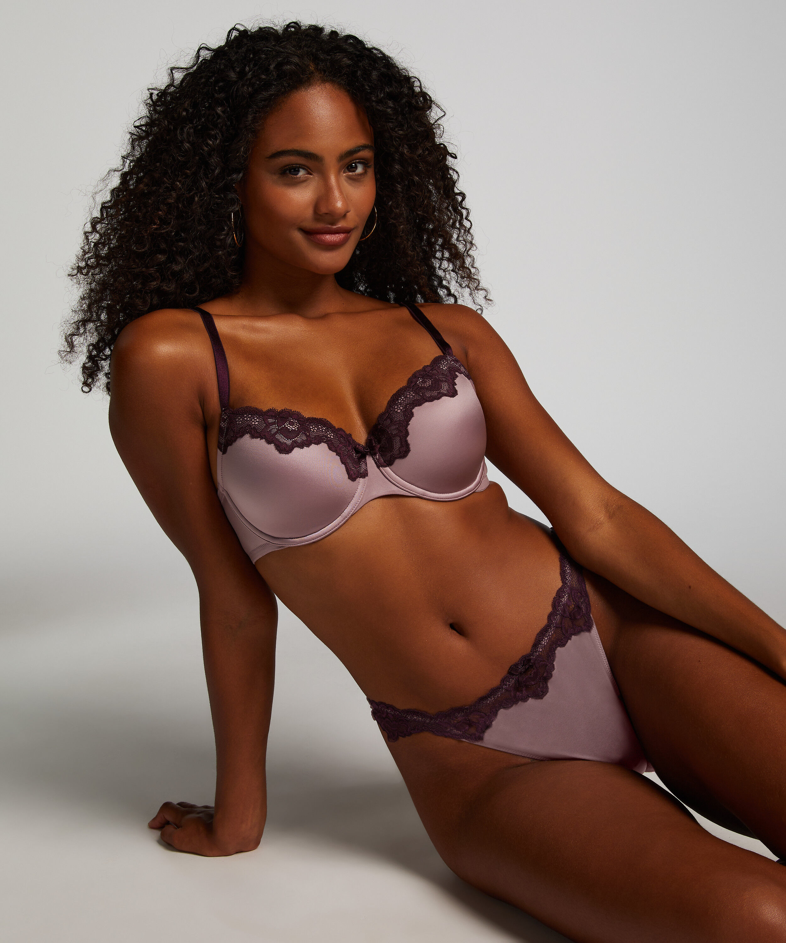 Stringi Lace & Shine, Fioletowy