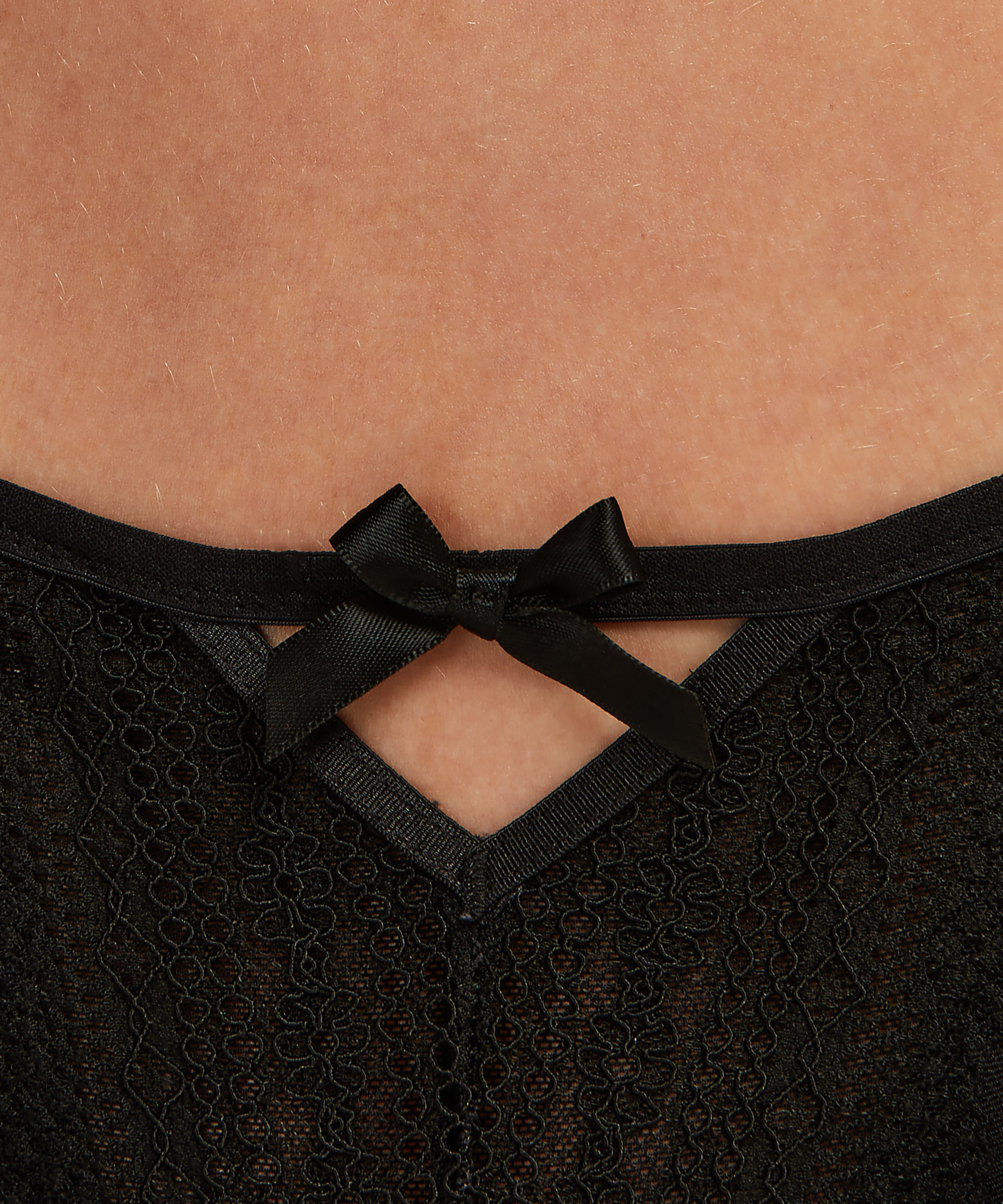 Stringi Mahina, Czarny, main