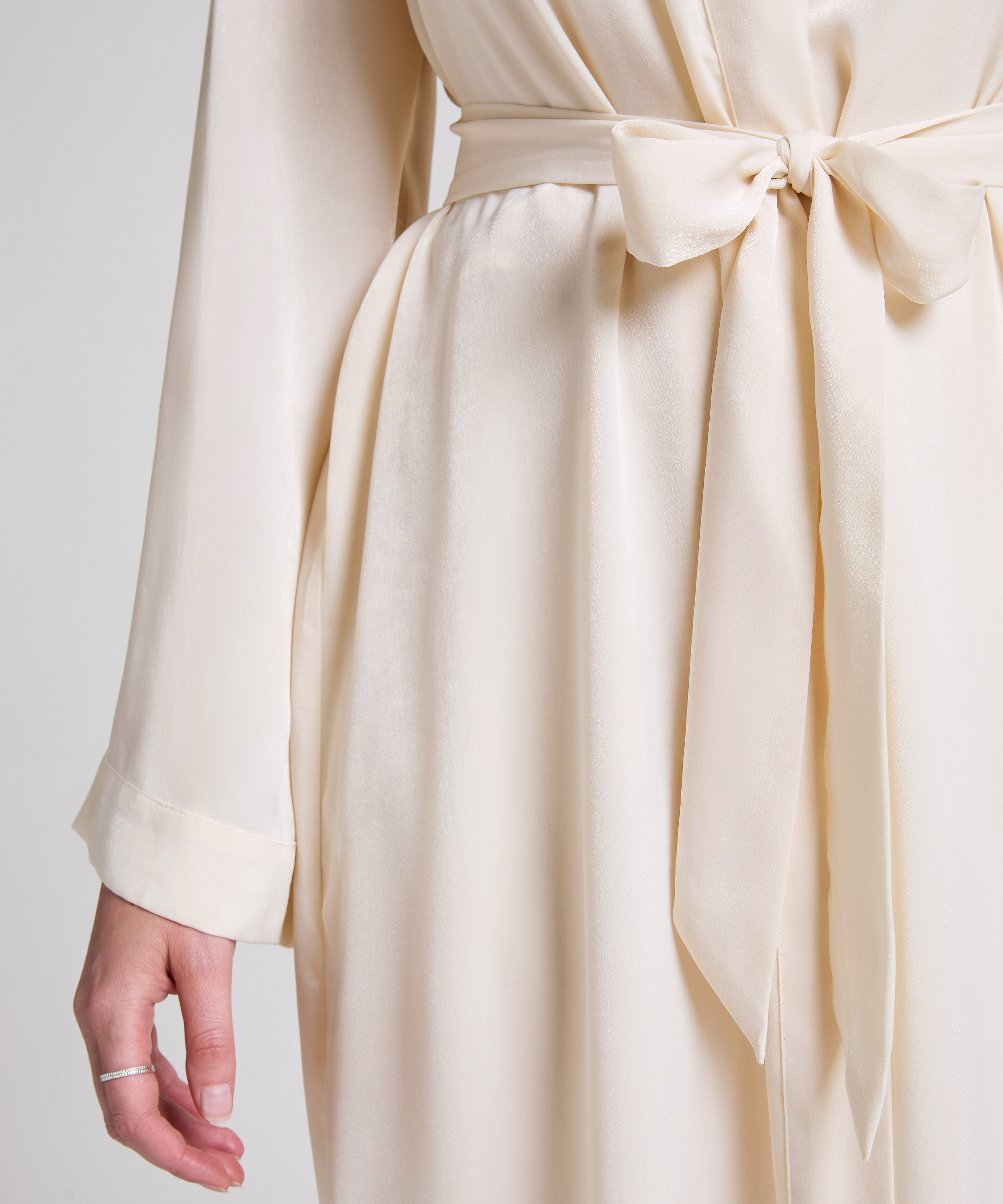 Satynowe kimono, Biały, main