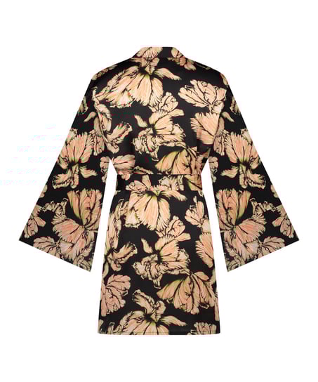 Satynowe kimono, Czarny
