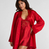 Satynowe kimono, Czerwony