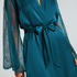 Satynowe kimono, Niebieski