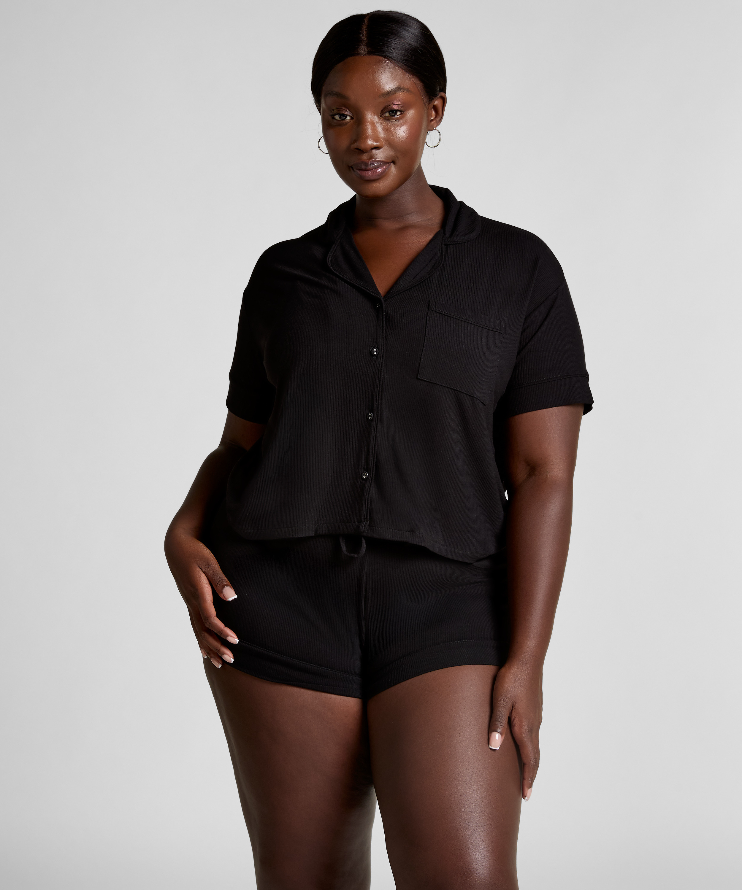 Narzutka Essential z dżerseju z krótkim rękawem, Czarny, main