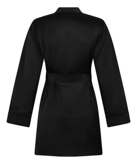 Satynowe kimono, Czarny