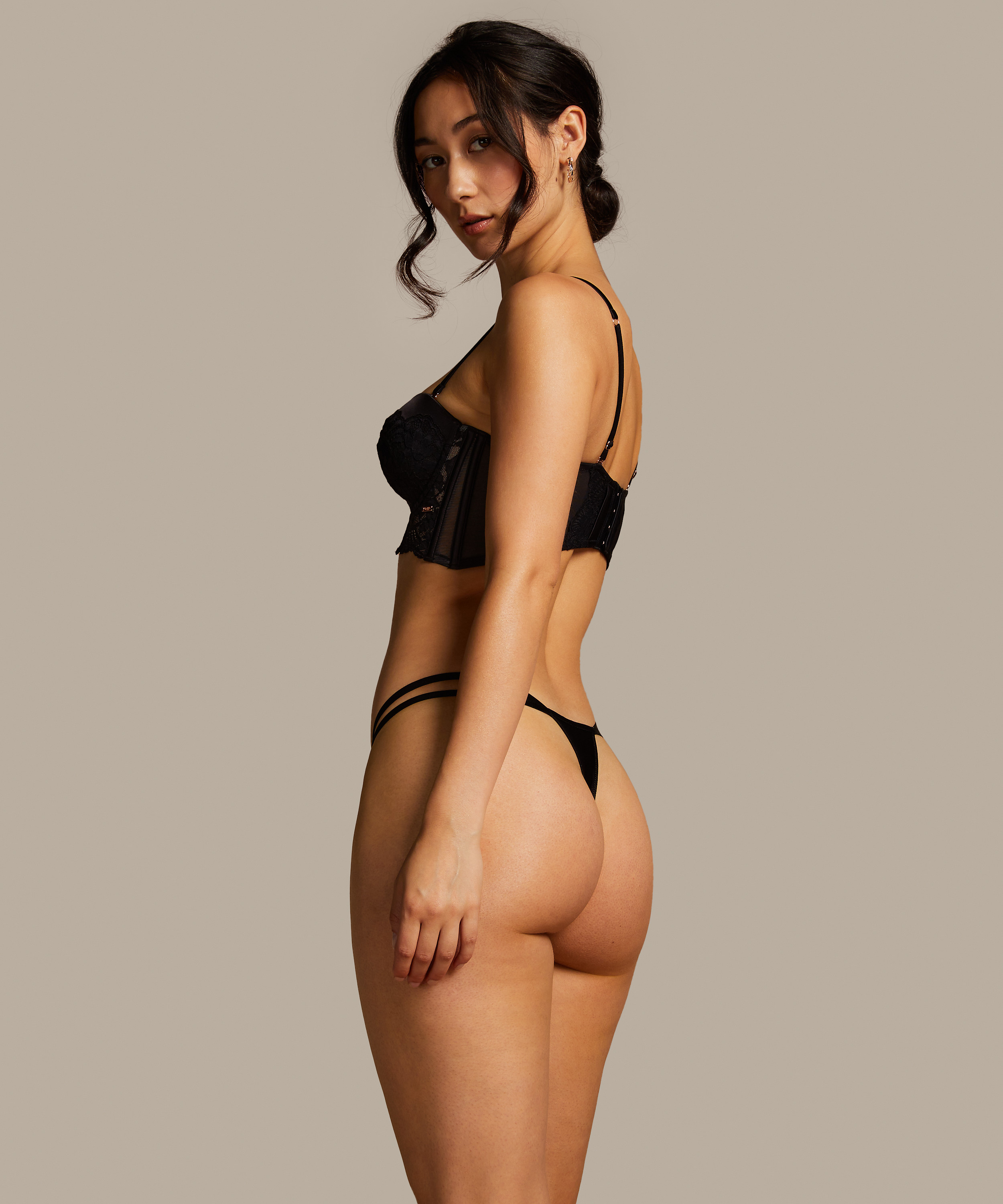 Stringi Jamie, Czarny, main