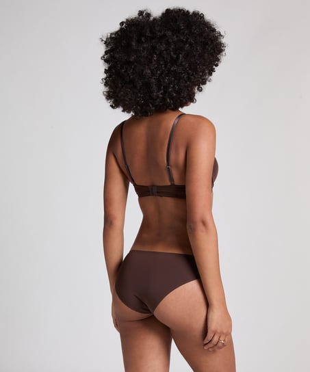 Niewidoczne brazyliany, Brązowy