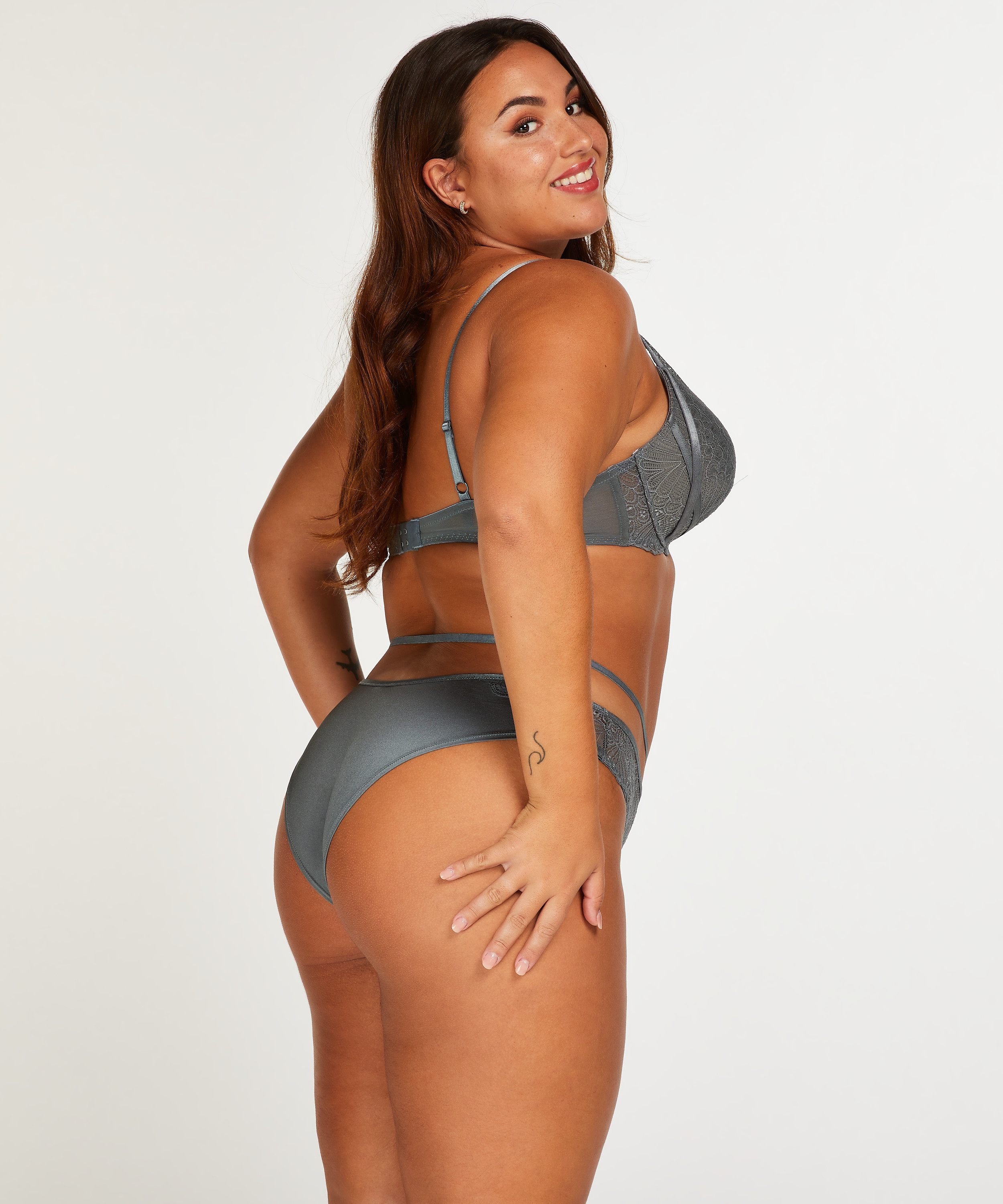 Brazyliany Naomi, Niebieski, main