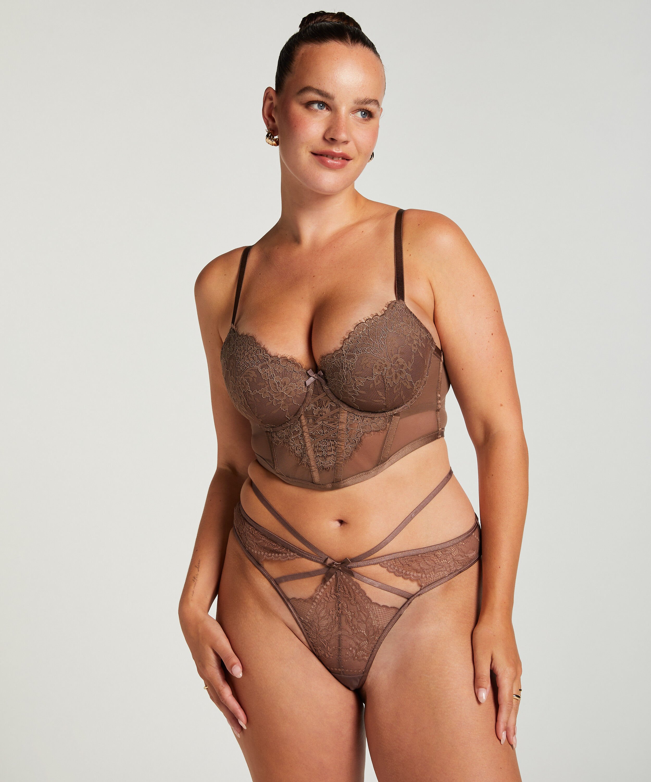 Stringi Wera, Brązowy