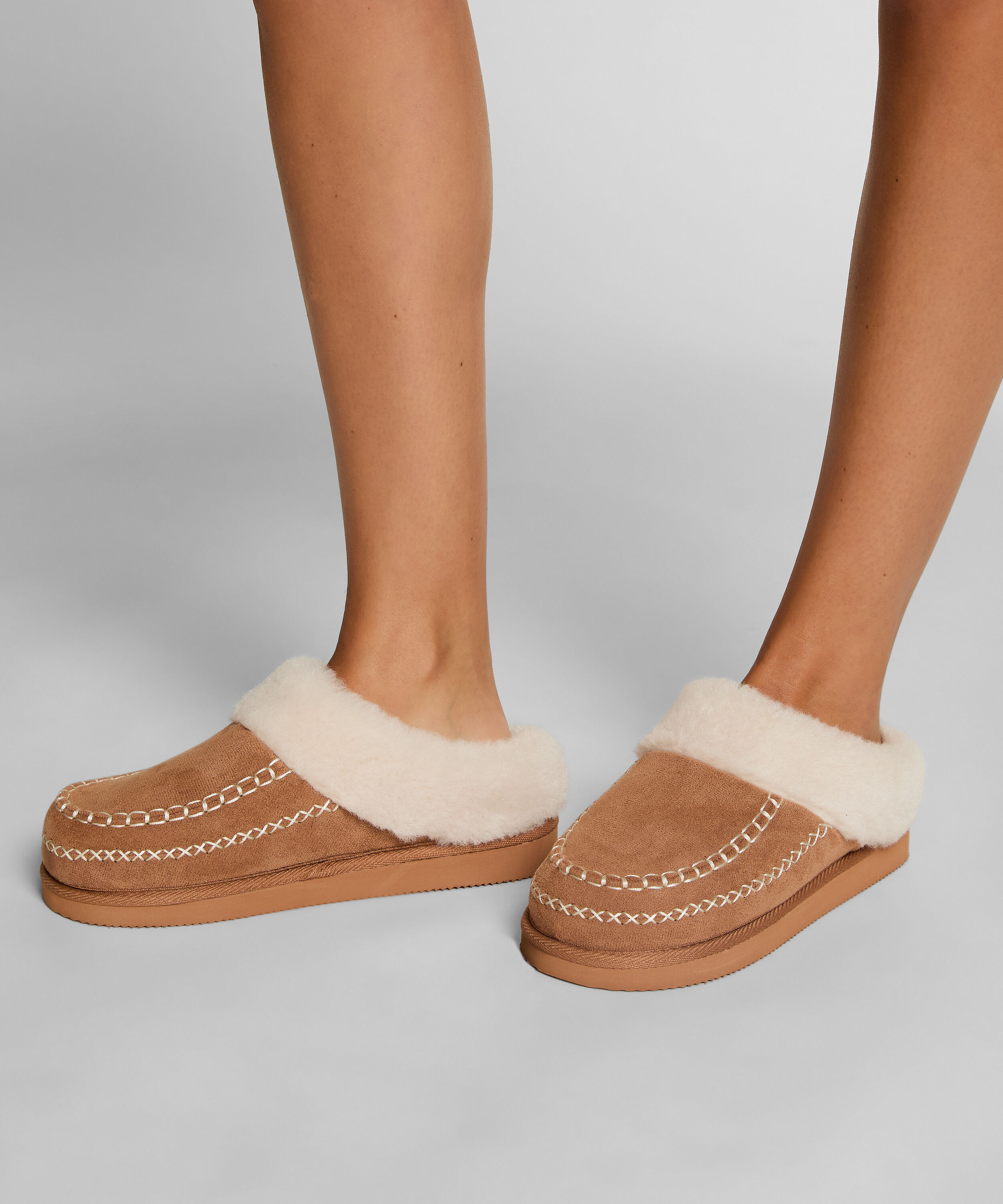 Kapcie Iggy, Brązowy