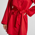 Satynowe kimono, Czerwony
