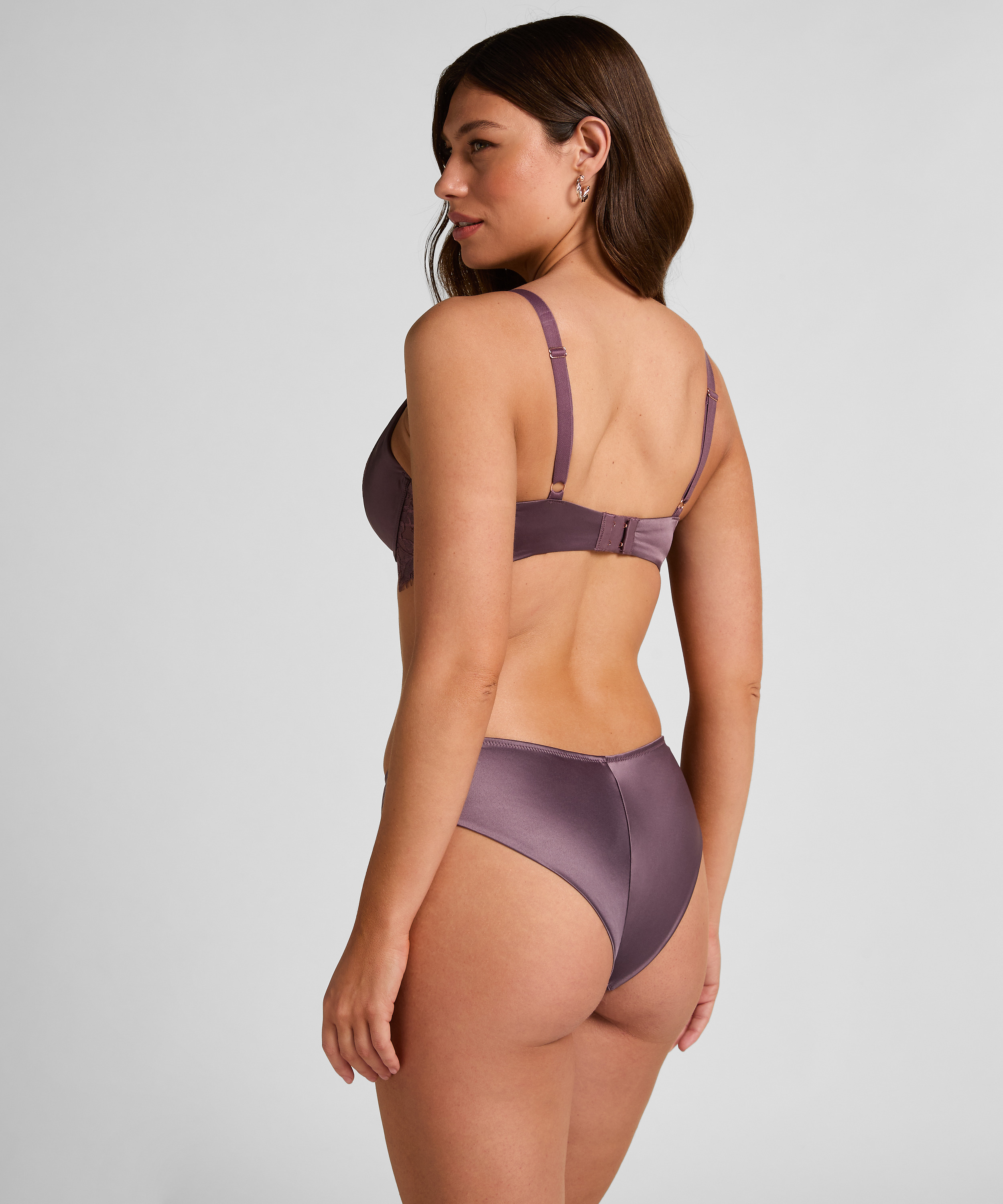 Biustonosz Malou z Fiszbinami i Wyści&oacute;łką - Luksusowa Koronka, Fioletowy, main