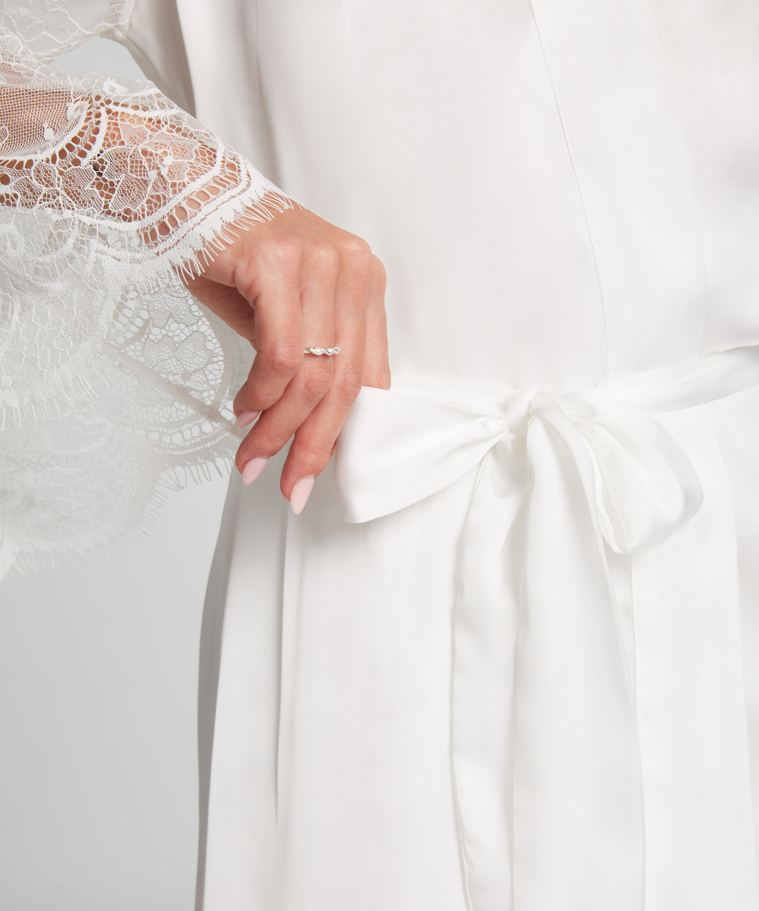 Satynowe kimono, Biały, main