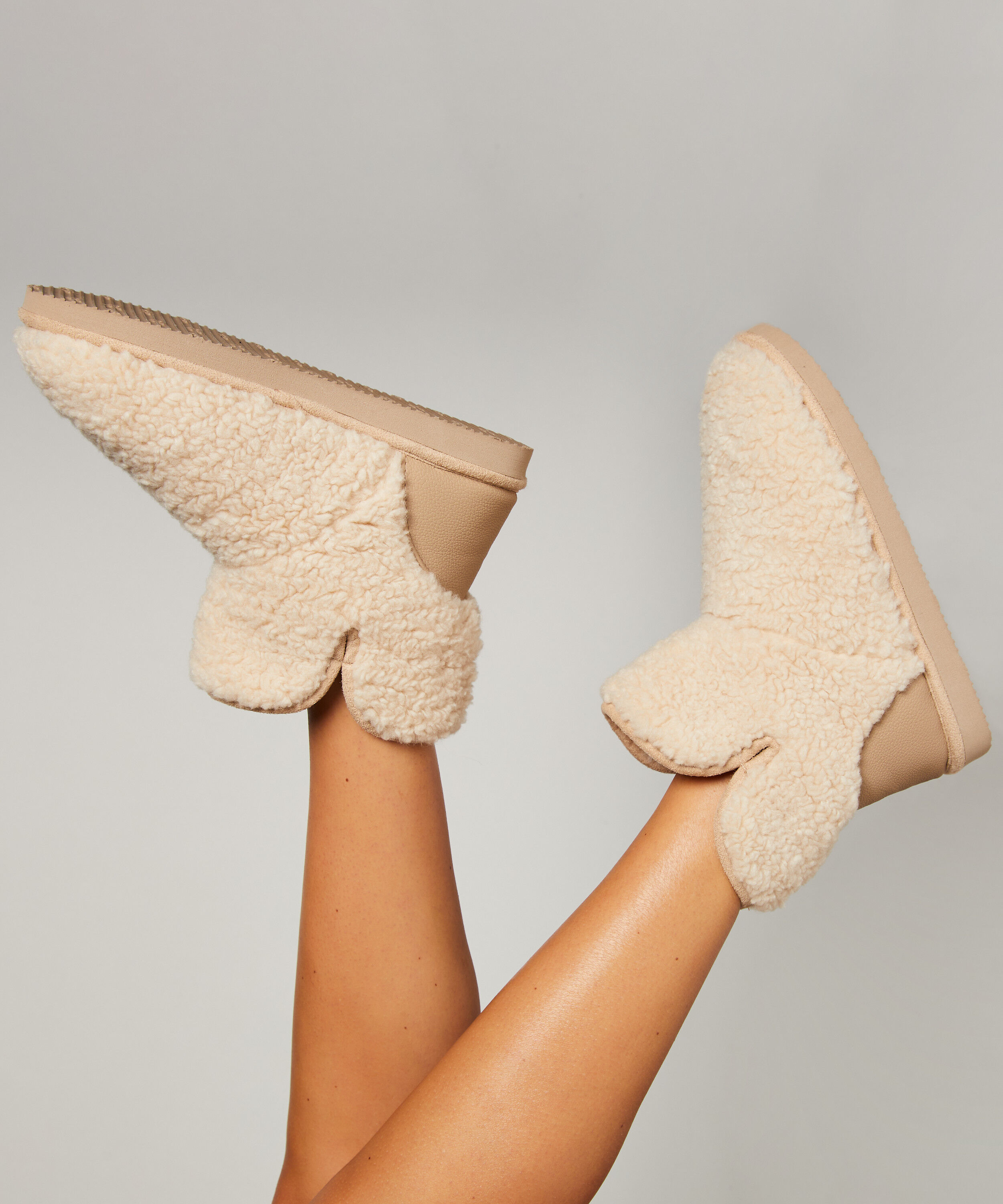 Kapcie Teddy, Biały