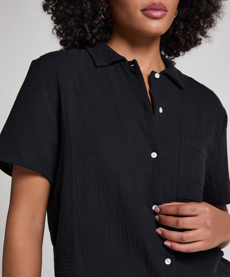 Muślinowa narzutka, Czarny