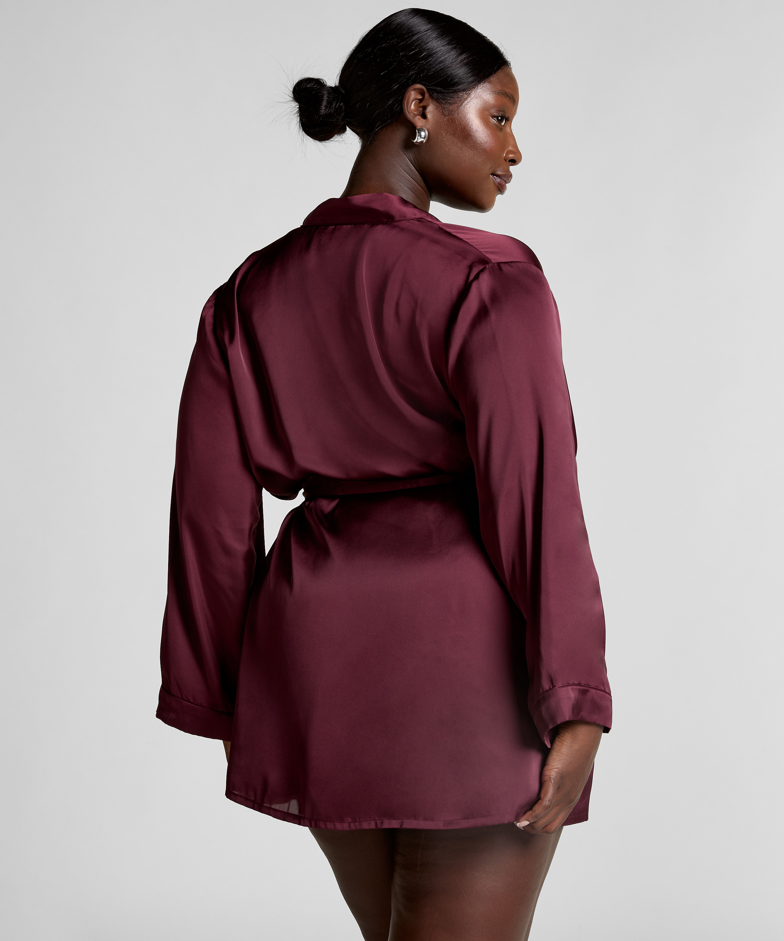 Satynowe kimono, Czerwony, main