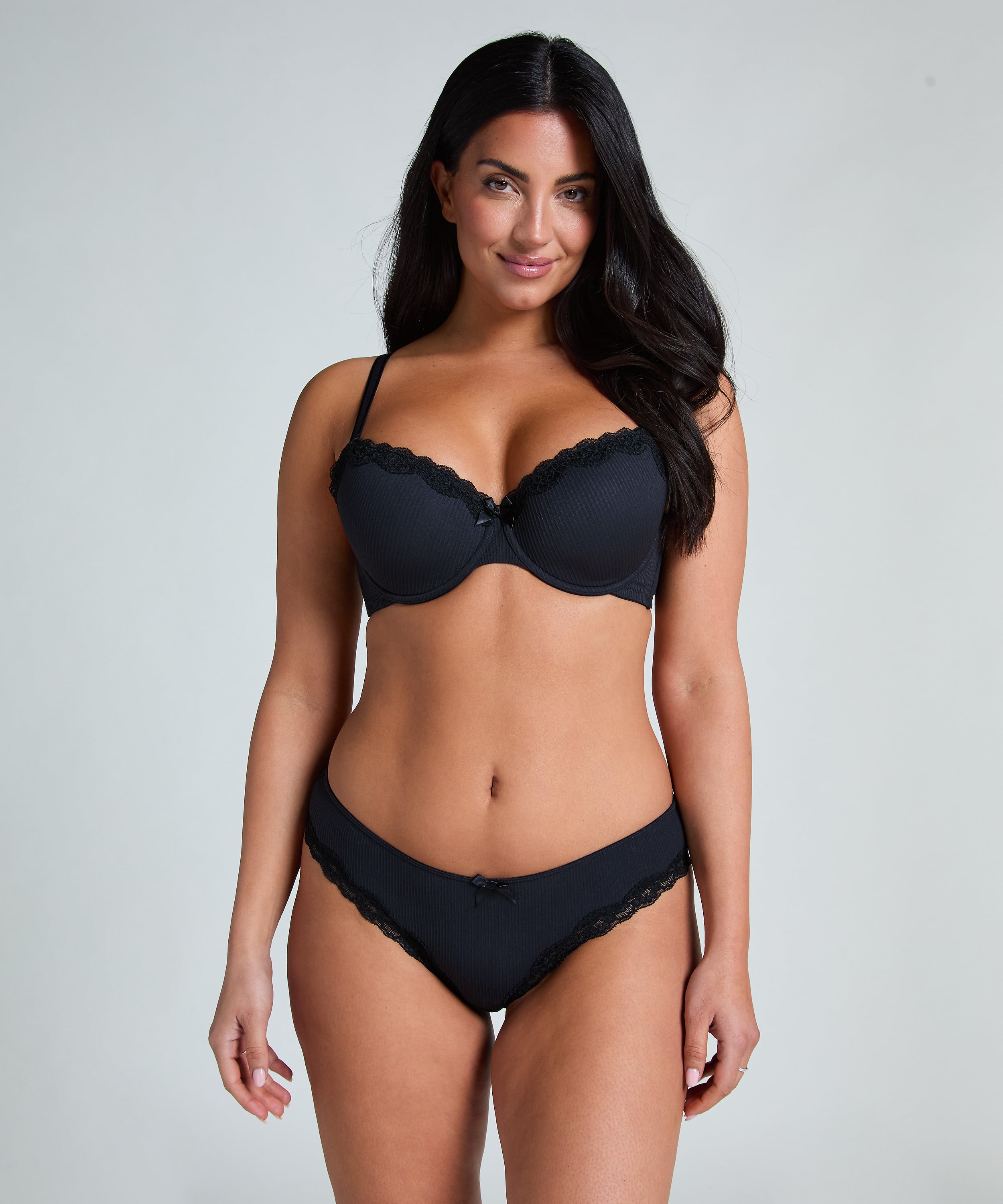 Brazyliany Lola, Czarny, main