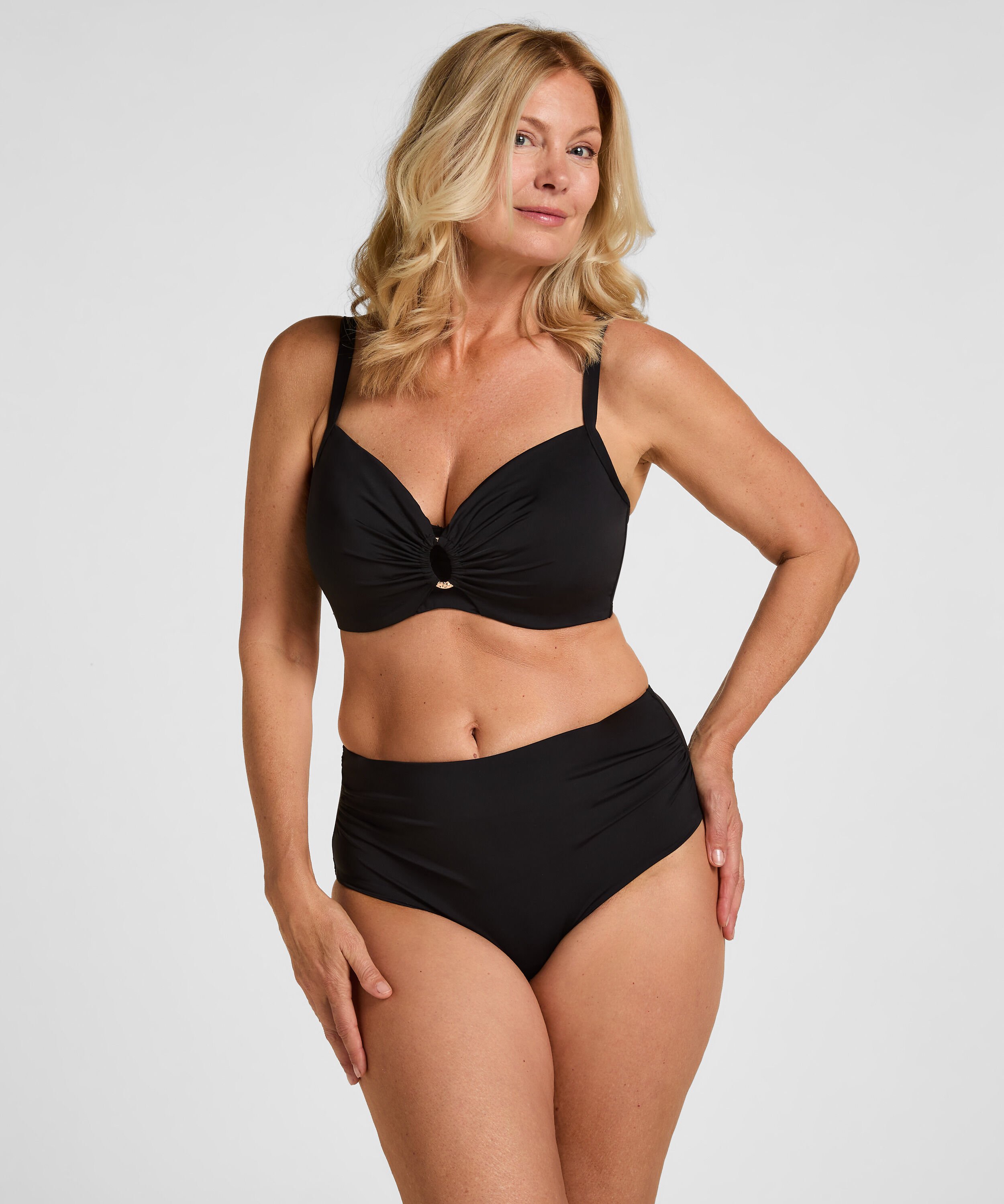 Wysokie Modelujące Majtki Bikini Luxe, Czarny