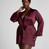 Satynowe kimono, Czerwony