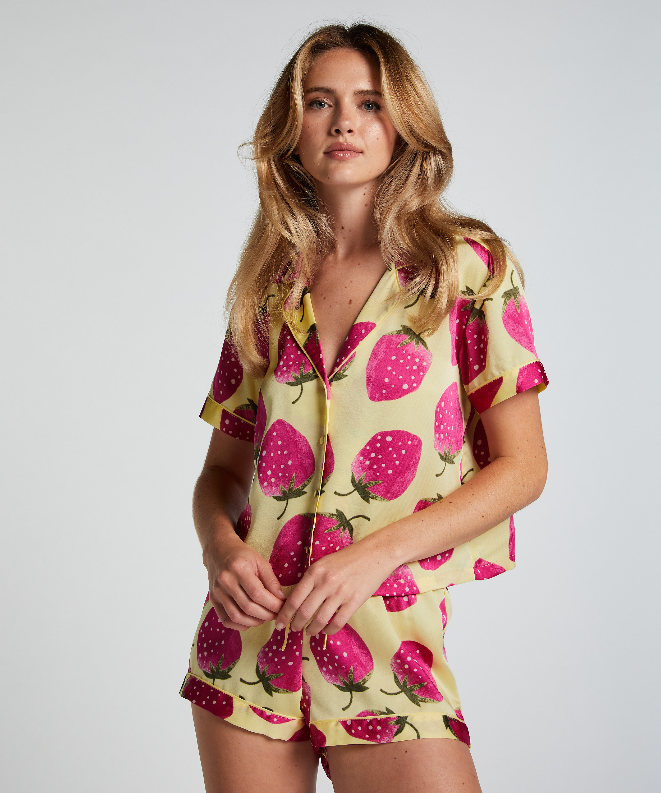 Satynowa narzutka Peppers z krótkim rękawem, Żółty, main