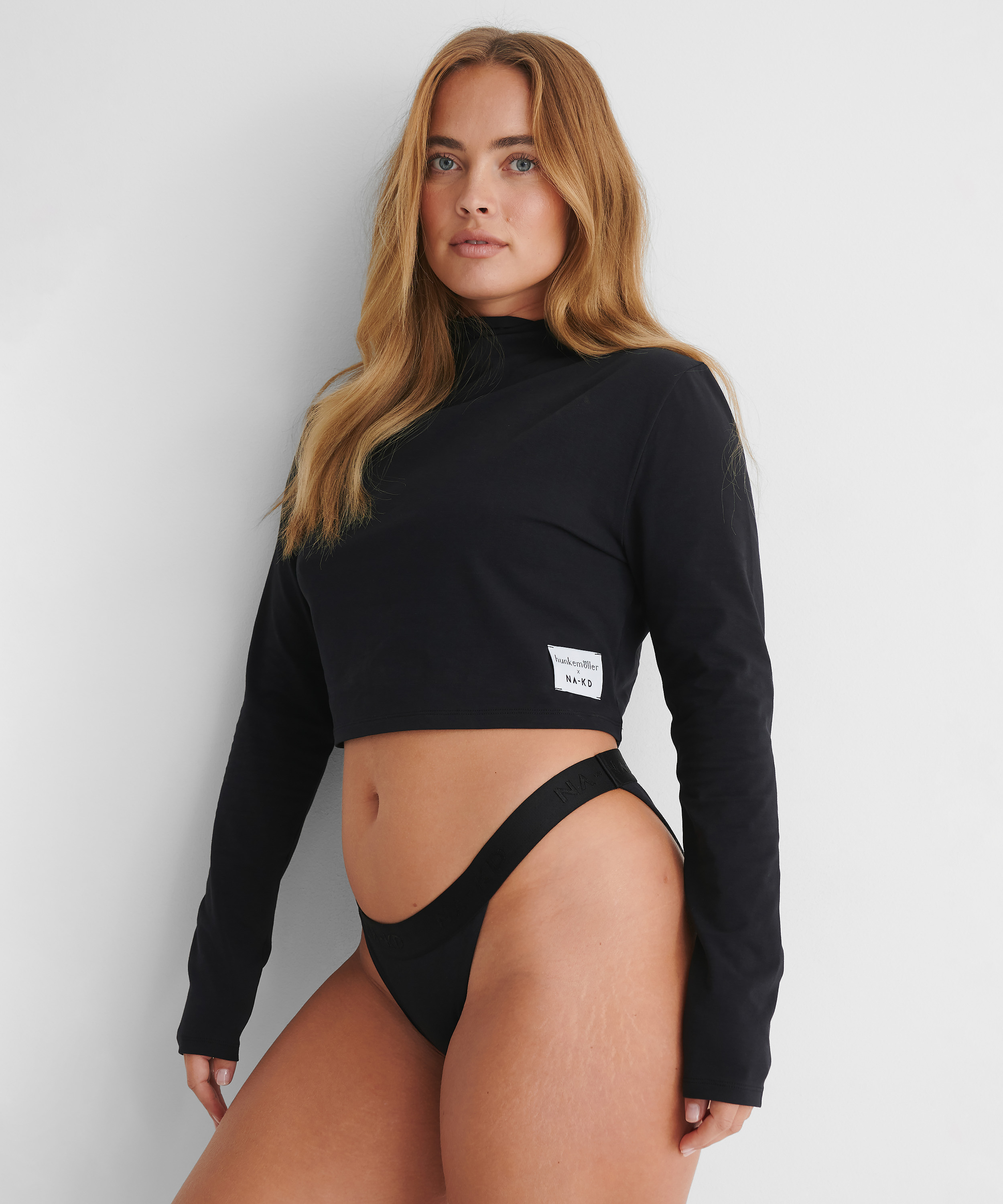 Kr&oacute;tki top Lia HKM x NA-KD, Czarny, main