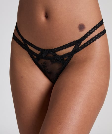 Stringi Irina, Czarny