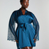 Satynowe kimono, Niebieski