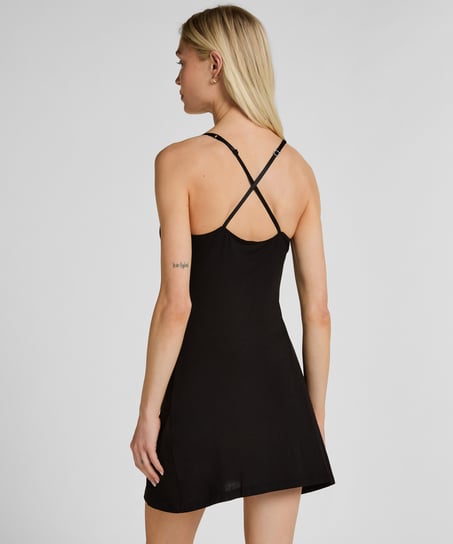 Koszulka Nocna z Dżerseju, Czarny